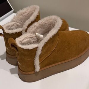 Koolaburra Chestnut Suede Winter Boots